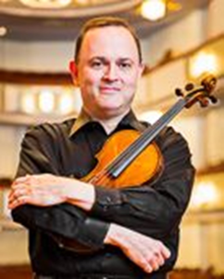 Ricardo Cyncynates Violinist