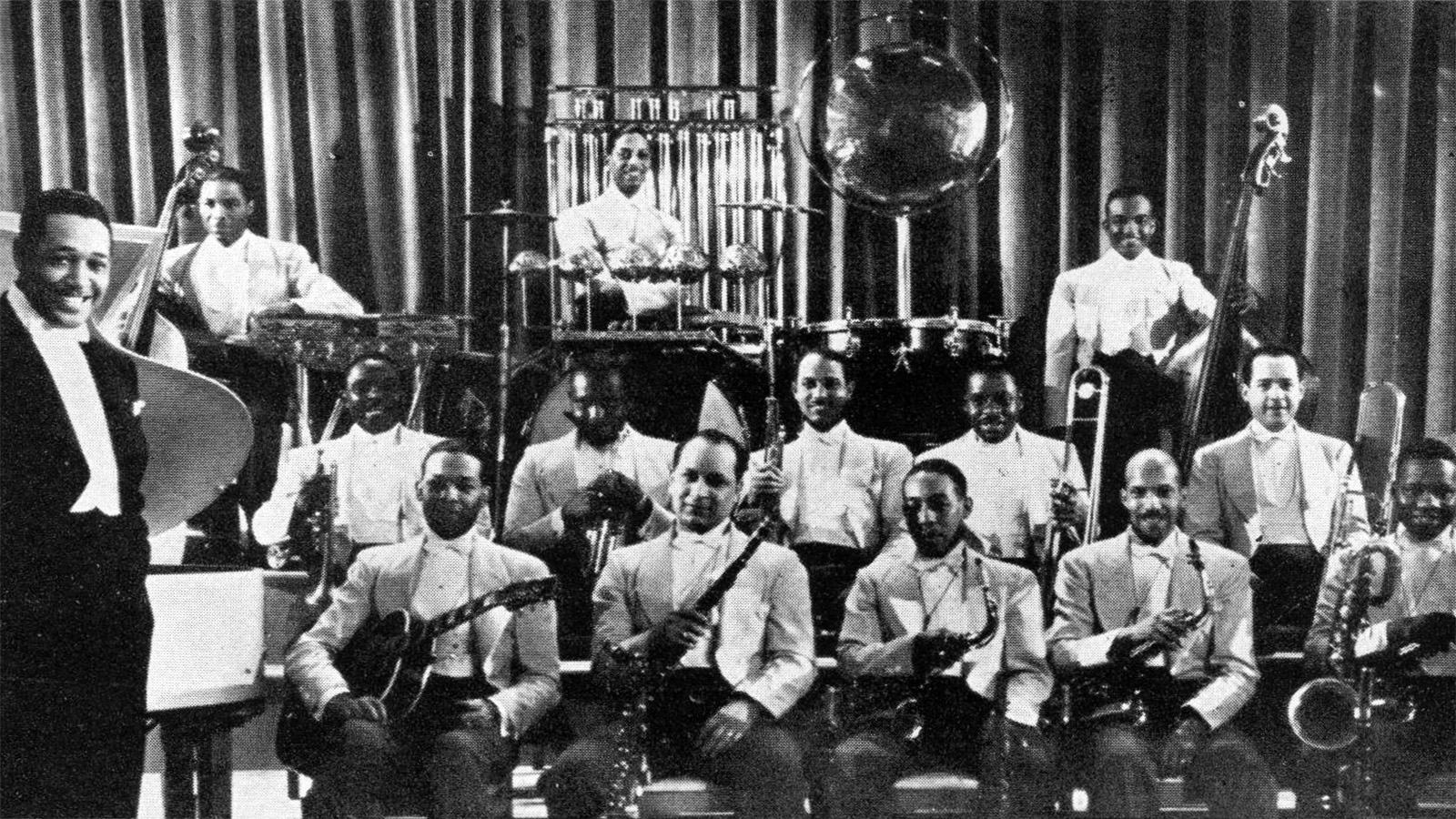 duke-ellington-1932.jpg