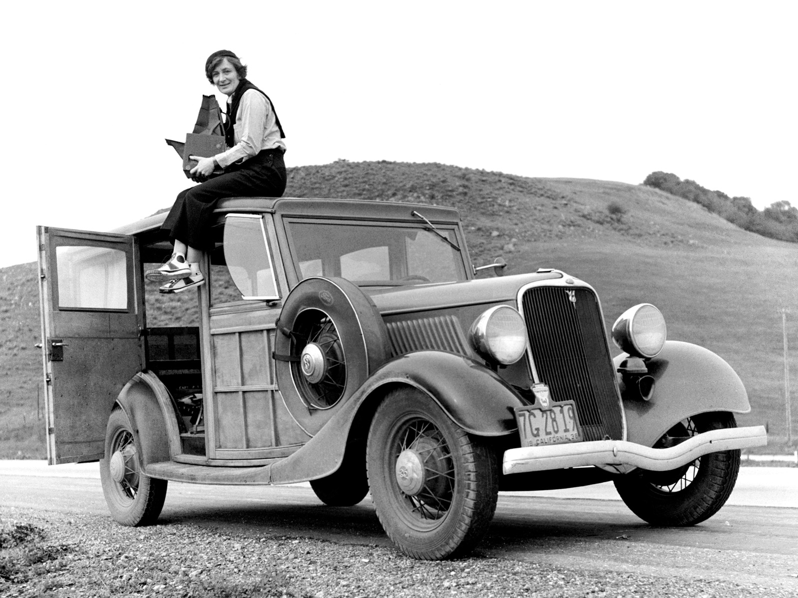 dorothealange.jpg