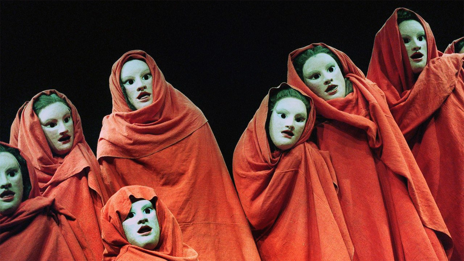 The chorus in a 2002 production of Euripides&rsquo;s The Bacchae at Britain&rsquo;s National Theatre